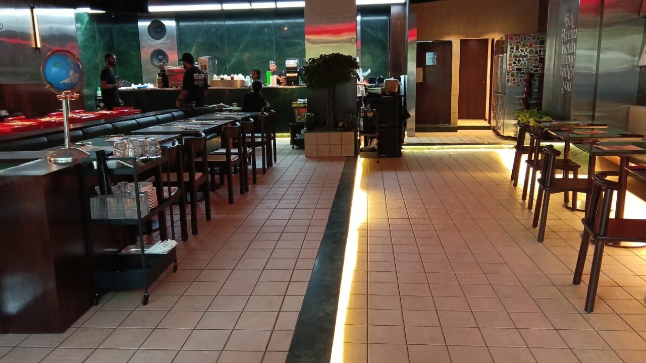 Restaurant Flooring & Lighting