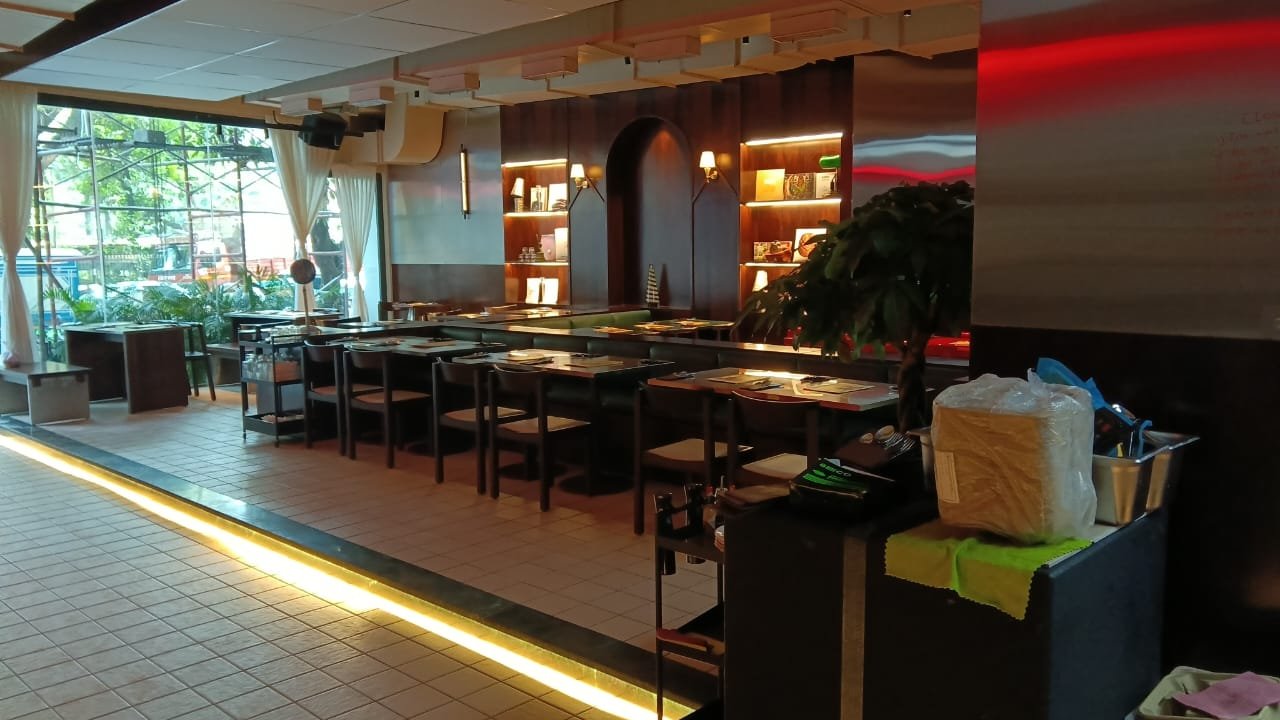 Window-Side Dining